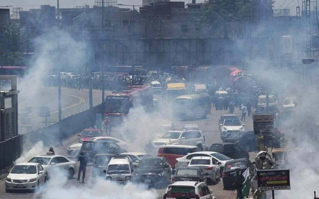 حکومت کا دھواں چھوڑنے والی گاڑیوں کیخلاف سخت کارروائی کا فیصلہ 