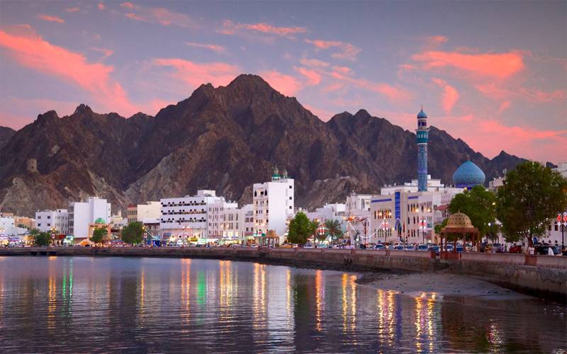 عمان میں بڑے پیمانے پر روزگار کے مواقع   