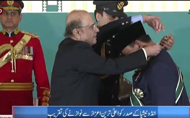 صدر مملکت نے انڈونیشیا کے صدر کو نشان پاکستان سے نواز دیا