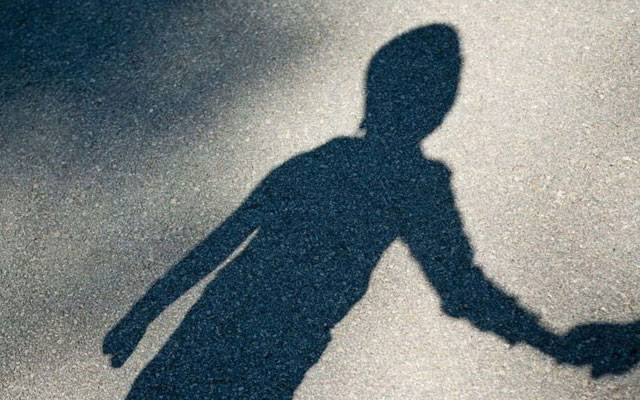 لاہور: بچے اغوا کرکے دوسرے صوبوں میں فروخت کرنیوالی 2 خواتین گرفتار  