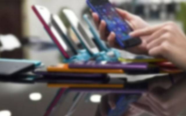 بیرون ملک سے لائے جانیوالے موبائل فونز پر ٹیکس، چیئرمین ایف بی آر کا اہم بیان