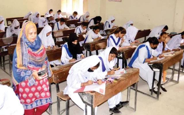 سرکاری سکولوں میں مڈٹرم امتحان سکول سربراہان کیلئے دردِ سر بن گیا