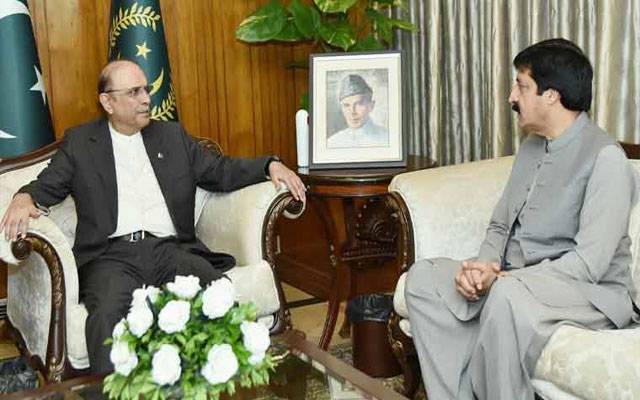 صدرآصف علی زرداری نے گورنر پنجاب کوملاقات کیلئے بلا لیا 