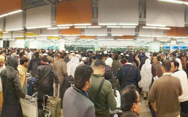 رواں برس 7 لاکھ 40 ہزار پاکستانی حصول روزگار کیلئے بیرون ممالک چلے گئے 
