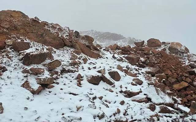 سعودی عرب؛ تبوک میں موسم سرما کی پہلی برفباری 
