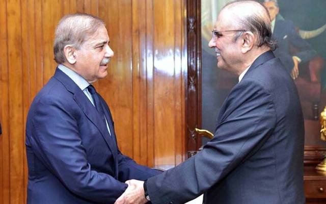 رواں برس وزیر اعظم اور صدر مملکت نے کتنے غیر ملکی دورے کئے؟ 