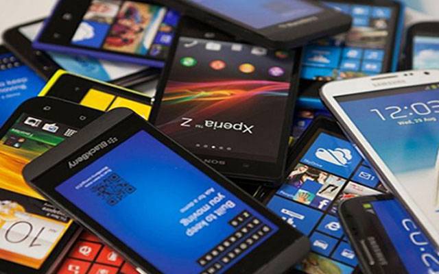 کراچی: 80لاکھ روپے سے زائد مالیت کے ریکور شدہ موبائل فونز مالکان کے حوالے