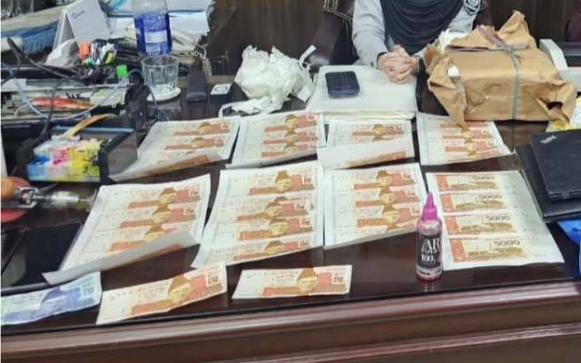 پاکستان کی جعلی کرنسی بنانے والا پکڑا گیا