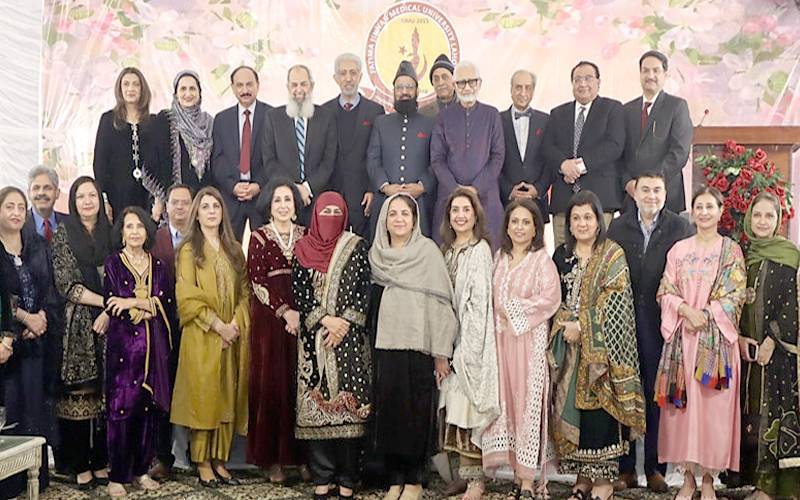 فاطمہ جناح میڈیکل یونیورسٹی کی امریکہ، کینیڈا اور برطانیہ میں مقیم المنائی کے اعزاز میں عشائیہ