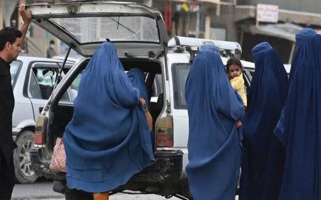  محرم کے بغیر سفر کرنے والی خواتین کے داخلے پر پابندی عائد 