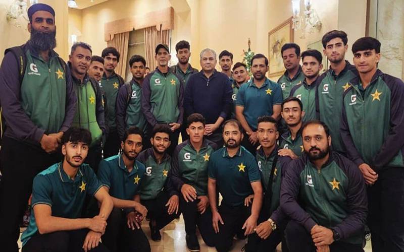 پاکستان انڈر 19 ٹیم3 ملکی سیریز ، ورلڈکپ کھیلنےکیلئے زمبابوے روانہ  