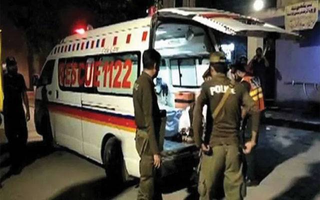  سرگودھا : تیز رفتار مسافر ہائی ایس درخت سے ٹکرا گئی،4 افراد  جاں بحق 