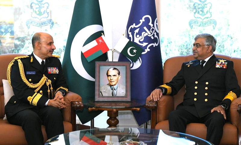 کمانڈر رائل نیوی آف عمان ریئر ایڈمرل سیف بن ناصرکی ایڈمرل نوید اشرف سے ملاقات