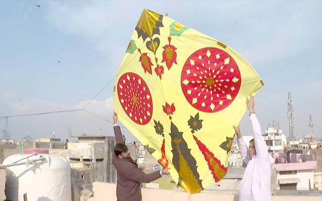 لاہور میں بسنت پر بسیں اور رکشے فری چلانے کا اعلان