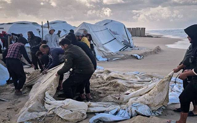 غزہ میں پھر بارش اور یخ بستہ طوفانی ہوائیں،شیر خوار بچوں کی زندگیاں خطرے میں  