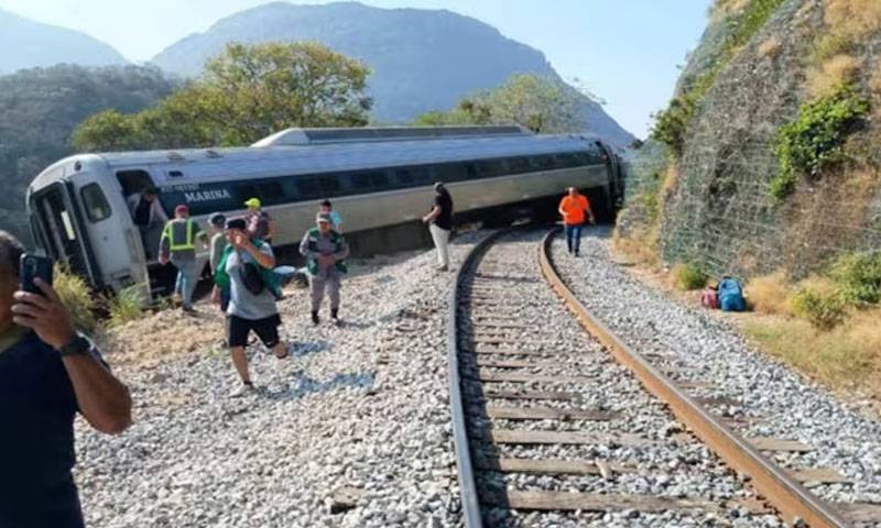میکسیکو میں ٹرین حادثہ، 13 افراد ہلاک  