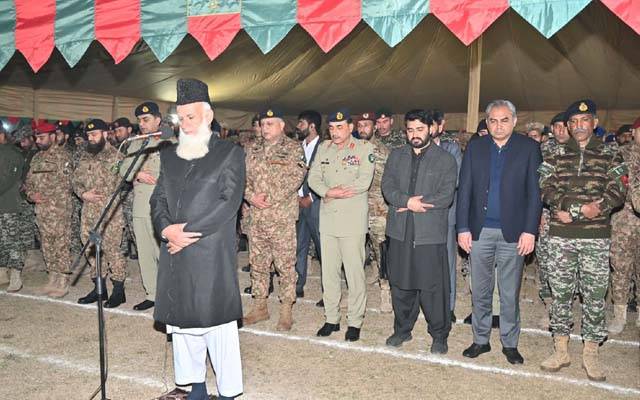شہید میجر عدیل زمان کی نماز جنازہ ادا؛ فیلڈ مارشل اور وزیر داخلہ محسن نقوی کی شرکت 