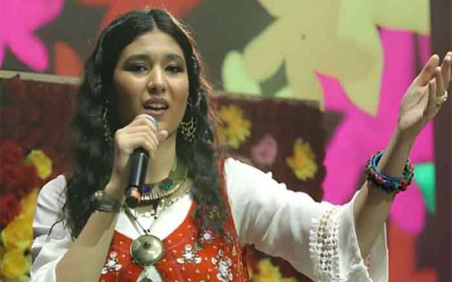 کنسرٹ کے دوران افسوسناک حادثہ، مشہور گلوکارہ اسپتال منتقل