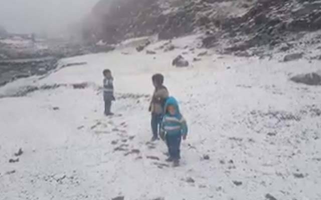 دیامر اور بابو سر ٹاپ پر برفباری اور بارش