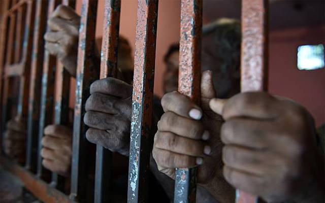 لاہور: پولیس کا نئے سال کی آمد پر کریک ڈاؤن ،53 ملزمان گرفتار