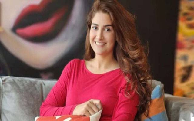 بولڈ لباس پہن کر پرفارم کرتی تو سیٹ پر موجود مردوں سے نظریں ہٹانے کا کہہ دیا جاتا تھا، عالیہ علی