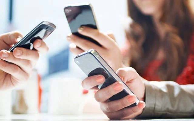 ملک میں 96 فیصد گھرانوں کو موبائل یا اسمارٹ فون کی سہولت حاصل ہے;ادارہ شماریات