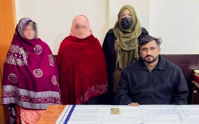 لاہور:بالیاں نوچنےوالی 2 خواتین پرمشتمل جھپٹامار گینگ گرفتار