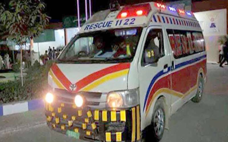 لاہور میں 22ویلرٹرک الٹ گیا،کنڈیکٹر جاں بحق   