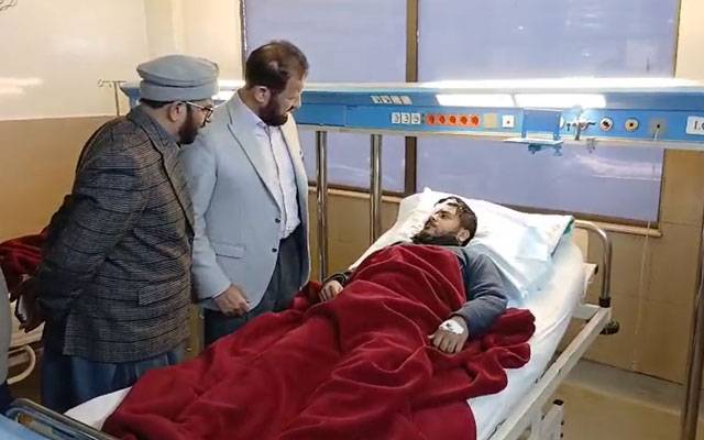 سی ای اولیسکو کی گرڈسٹیشن میں جھلس کر زخمی ہونے والے ملازمین کی عیادت
