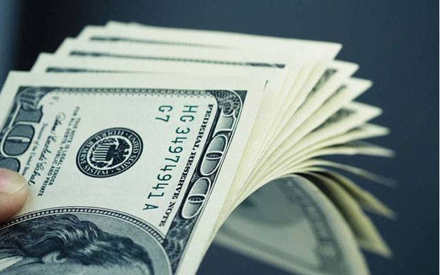انٹر بینک میں ڈالر سستا، اوپن مارکیٹ سے بھی خبر آگئی