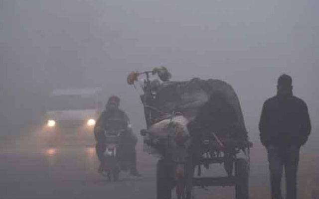  لاہور میں یخ بستہ ہوائیں،درجہ حرارت 5 ڈگری تک گر گیا