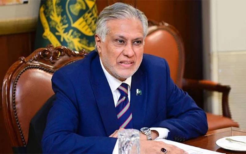 وزیر خارجہ اسحاق ڈار او آئی سی اجلاس میں شرکت کیلئےسعودی عرب پہنچ گئے  