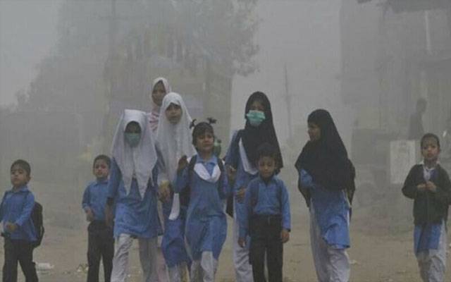  شدید سردی :والدین کی اکثریت نےسکولوں کی چھٹیاں بڑھانے کا مطالبہ کر دیا