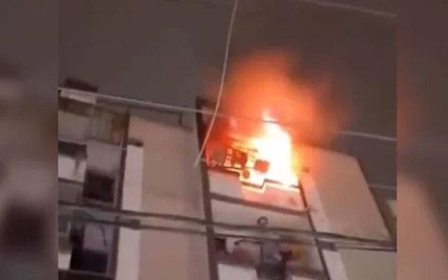 کراچی: عمارت کے فلیٹ میں زوردار دھماکہ،6 افراد زخمی