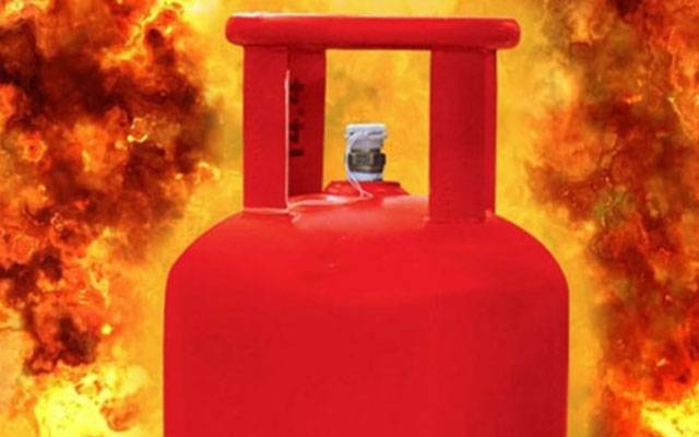 دنیاپور: گیس ری فلنگ دکان میں سلنڈر دھماکہ، دکاندار جاں بحق، 4 افراد زخمی  