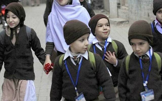 کراچی؛ سرد موسم کے باعث اسکولوں کے اوقات میں تبدیلی کا فیصلہ 