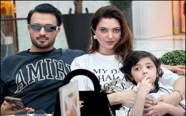 عاطف اسلم کے فیملی کیساتھ خوشگوار لمحات وائرل