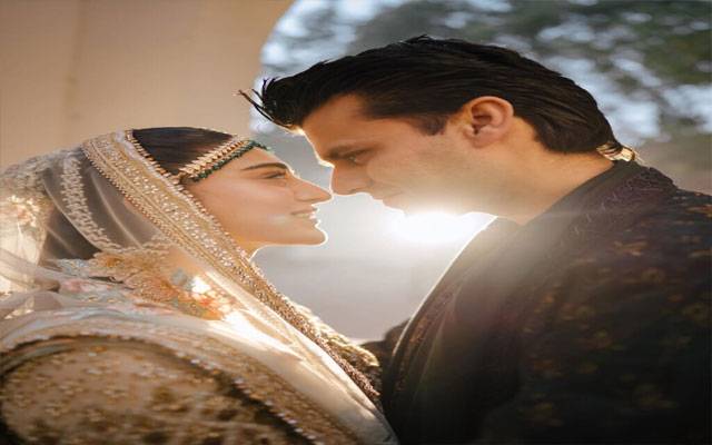 اداکارہ حنا آفریدی نے تیمور کے نام کی مہندی لگالی،تصاویراورویڈیووائرل