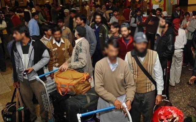 چار ہزار سے زائد پاکستانی ڈی پورٹ، ایف آئی اے نے بڑا فیصلہ کرلیا