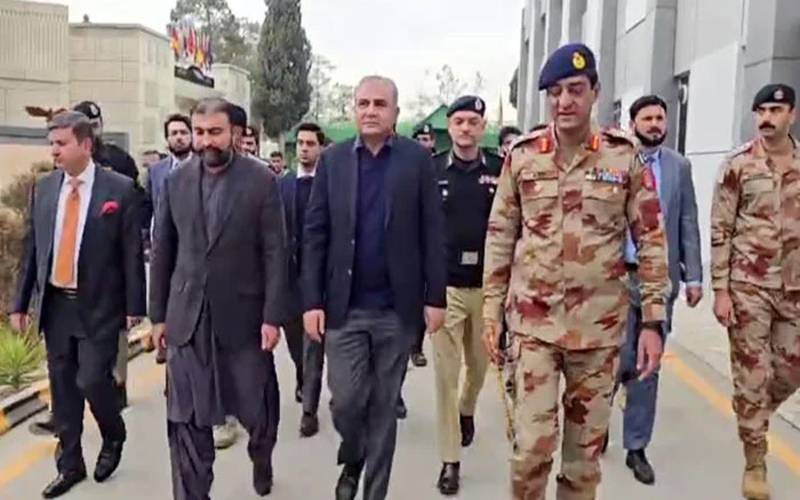 محسن نقوی اور سرفراز بگٹی کا ایف سی بلوچستان نارتھ ہیڈکوارٹر کا دورہ   