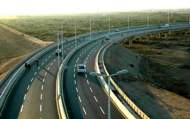 ٹریفک کی روانی بہتر بنانے کیلئے انفراسٹرکچر کی بہتری کا فیصلہ