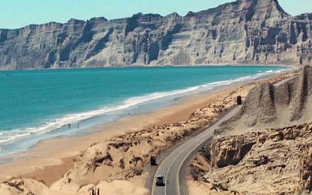 گوادر: کوسٹل ہائی وے پر بس الٹ گئی، 9 مسافر جاں بحق، 15 زخمی  