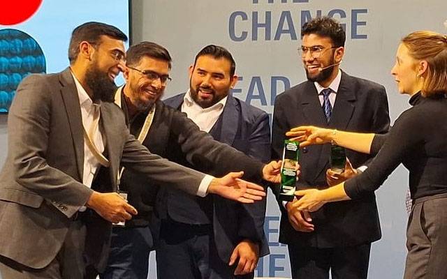 بلوچستان کے نوجوان نے عالمی ایوارڈ جیت کر ملک کا نام روشن کر دیا