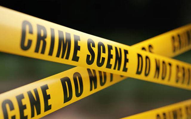کاہنہ واقعہ: باپ اور دو بیٹوں کورسی سے باندھ کر تیز دھار آلے سے قتل کیا گیا:پولیس