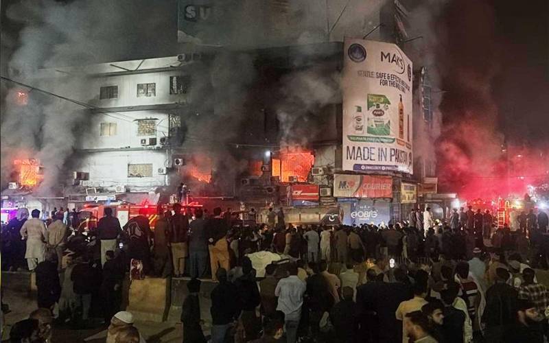 گل پلازہ میں لگی آگ پرمکمل قابو نہ پایاجا سکا،جاں بحق افرادکی تعداد11ہوگئی  