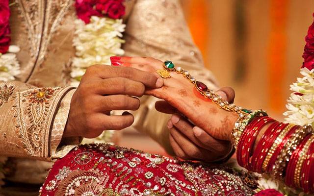 مال بٹورنے کی خاطر 5 شادیاں کرنے والی لٹیری دلہن انجام کو پہنچ گئی  