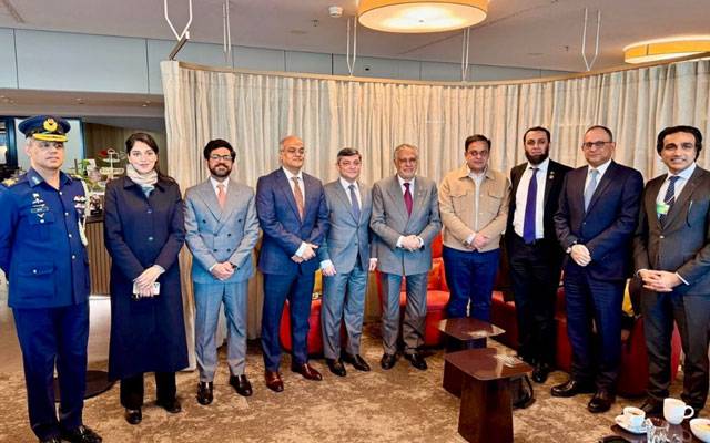 عالمی اقتصادی فورم اجلاس میں شرکت کے بعد نائب وزیراعظم اسحاق ڈار وطن واپس روانہ 