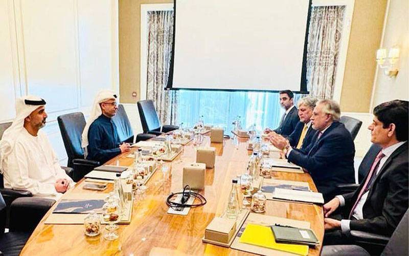 اسحاق ڈار کی ابوظہبی محکمہ خزانہ کے چیئرمین سے ملاقات، سرمایہ کاری و ٹیلی کام میں تعاون بڑھانے پر اتفاق