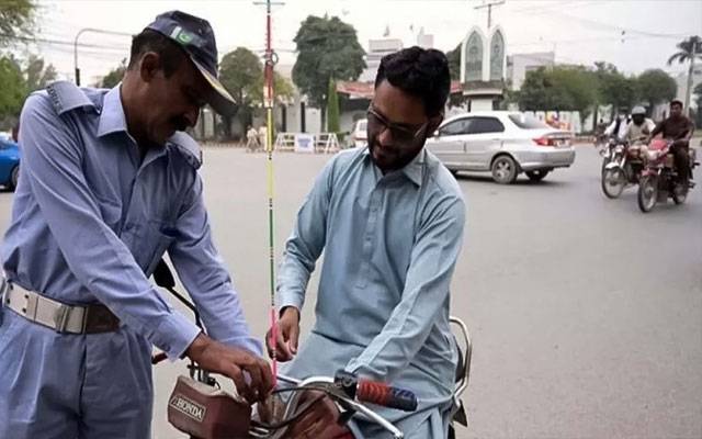 محفوظ بسنت:100 کیمپس سےسیفٹی راڈزکی تقسیم جاری