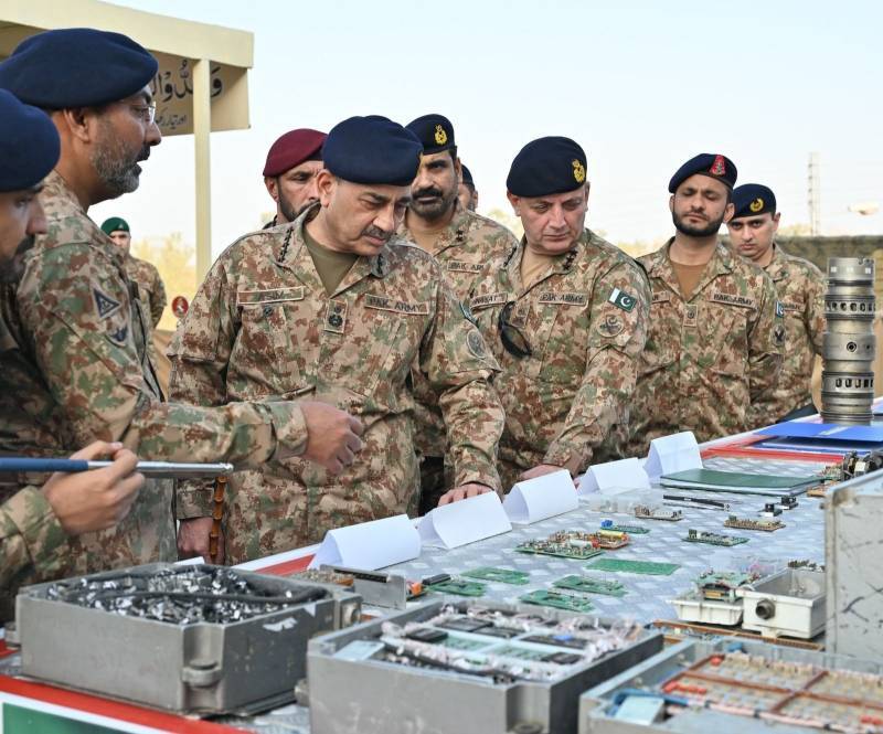 فیلڈ مارشل  کا بہاولپور چھاؤنی کا دورہ، جدید جنگی مشق “اسٹیڈفاسٹ ریزولو” کا مشاہدہ